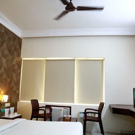 Hotel Shridevi Park Chennai Ngoại thất bức ảnh